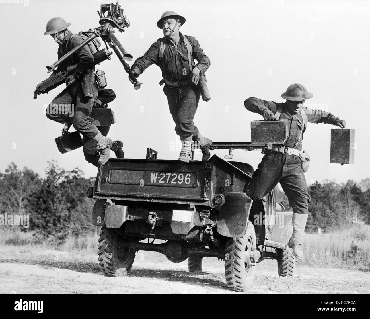 an-american-m1917-browning-machine-gun-squad-in-the-middle-of-jumping-EC7PGA.jpg