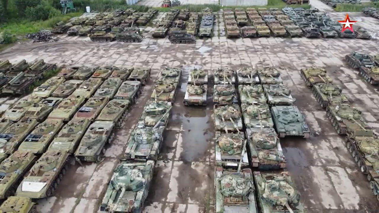 Russian AFVs in all colours as long as it’s green.jpeg